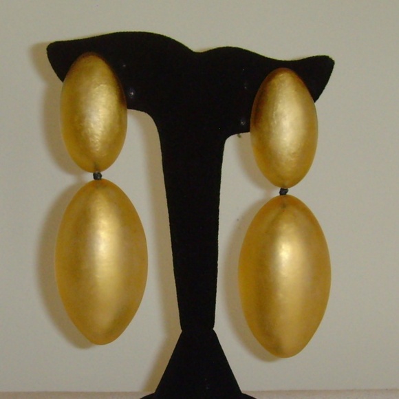 MONIES Frosted Lucite Over Gold Foil Dangle Clip-On Earrings - Picture 15 of 15